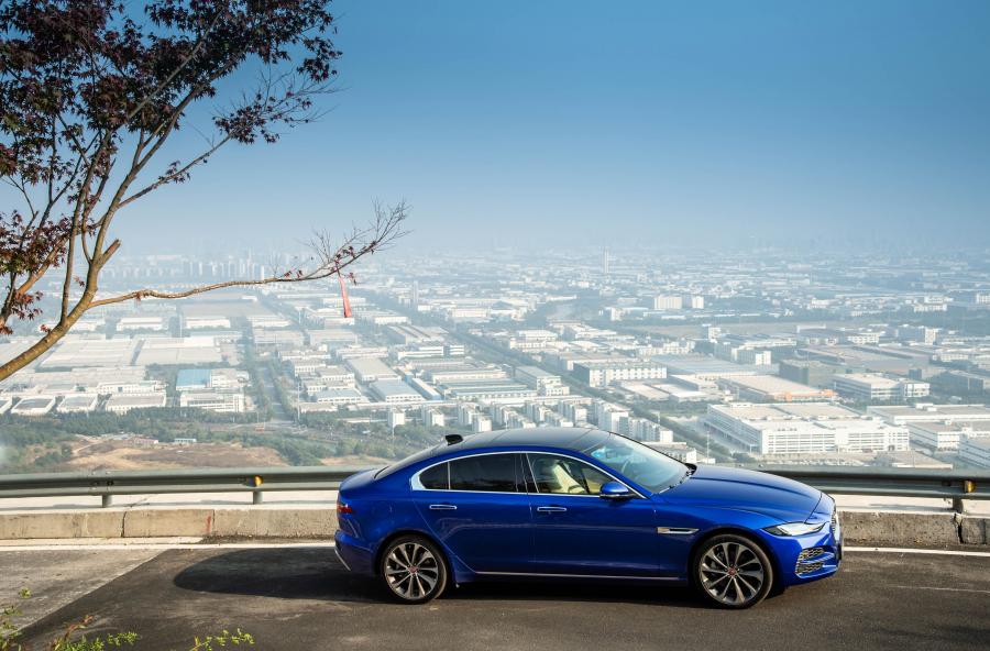  Jaguar XE L P200 S 2019 года  (CN) (фото 16 из 32)